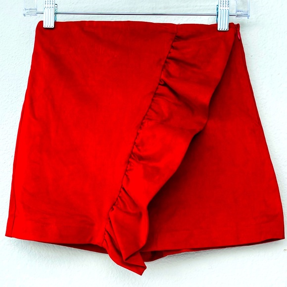 NWT! ZARA Faux Suede Asymmetrical Ruffle Skort Shorts Mini Skirt in RED Size XS - Picture 11 of 16